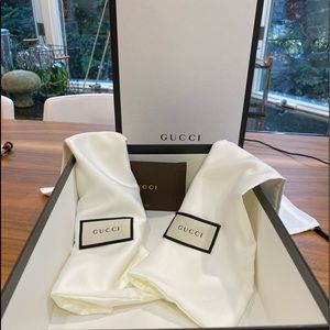 Authentic Gucci shoe box with Dusters and envelope